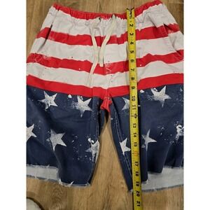 Arizona Jean Co. Flag Print Flex Short - Size 31 - Cotton/Spandex